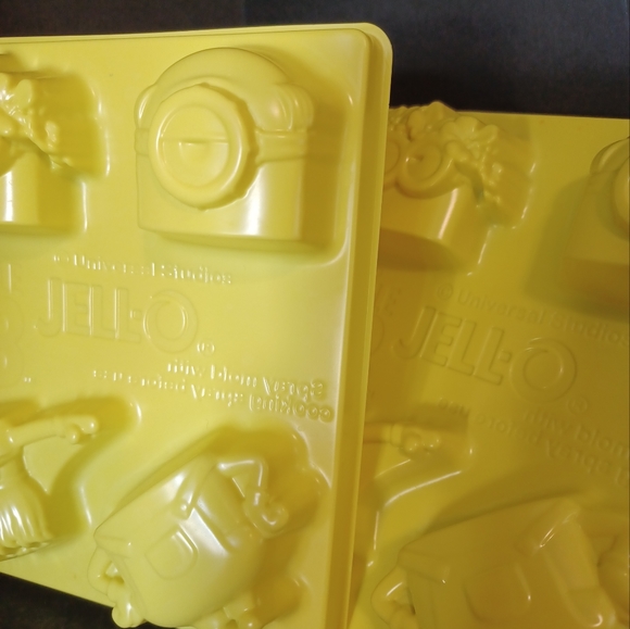 DESPICABLE ME3 JELL-O Molds Lot Of 3 Universal Studios - Picture 4 of 4